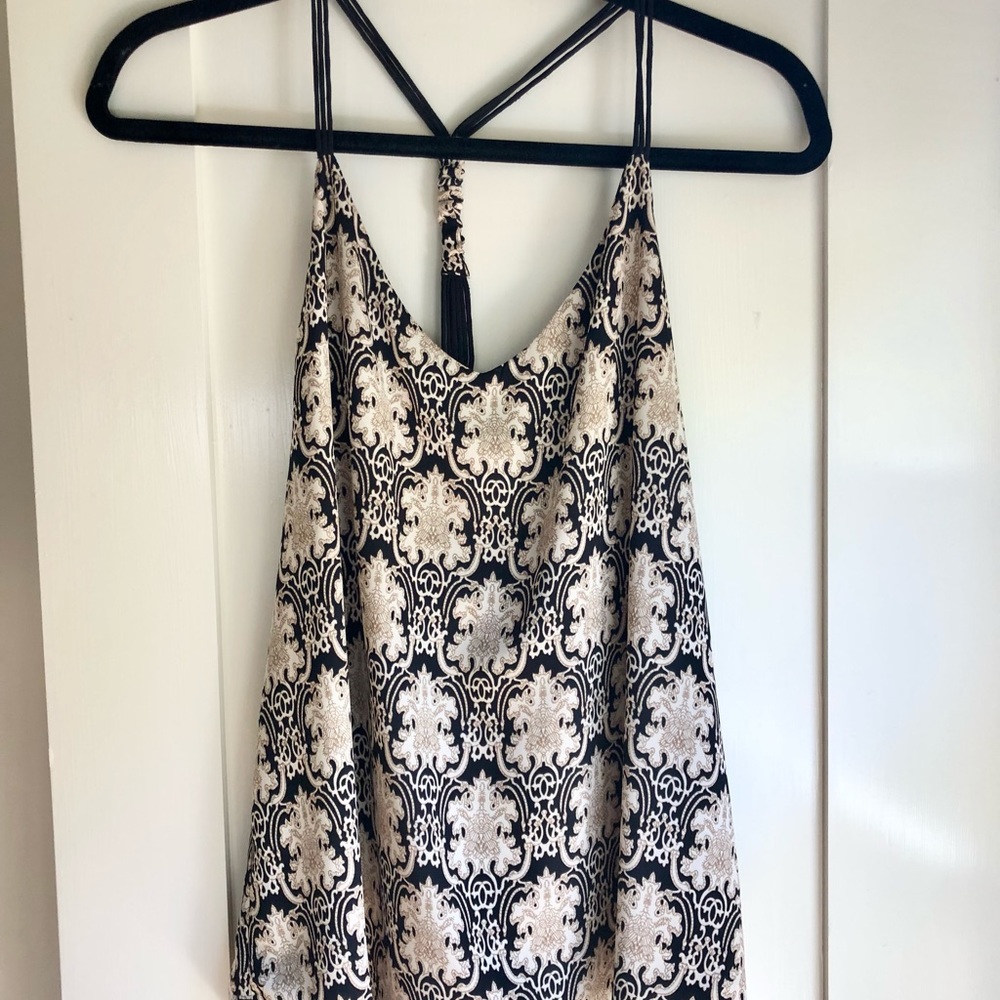NWOT Norah Patterned Top, Size Medium